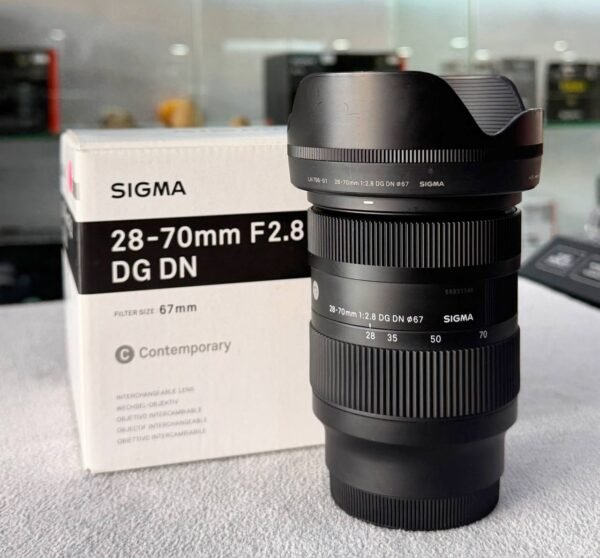 Sigma 28-70mm f/2.8 DG DN lens excellent condition