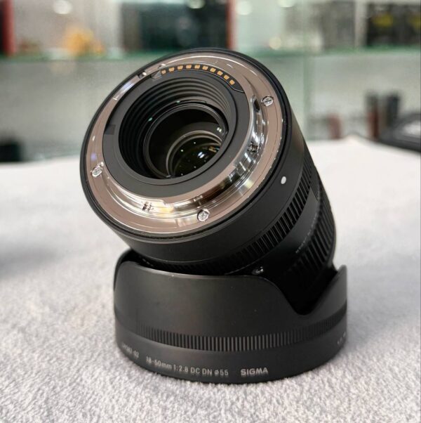photo_2025-12-14_04-01-16 Sigma 18-50mm f/2.8 DC DN Contemporary Lens for Sony E-Mount with Accessory Bundle