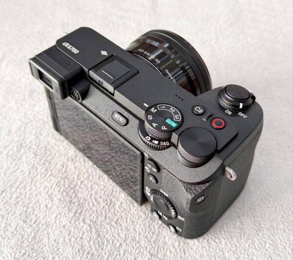 Sony A6700L Kit with 16-50mm Lens + Accessory Bundle
