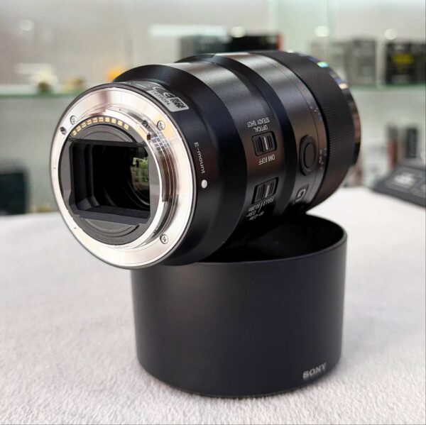 photo_2025-12-26_07-29-14 Sony FE 90mm f/2.8 Macro G OSS Lens with UV Filter + Accessory Bundle