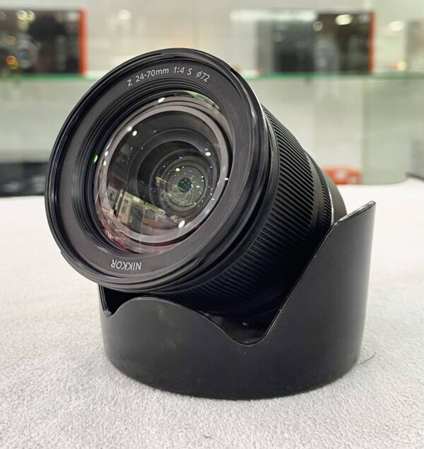 Nikon NIKKOR Z 24-70mm f/4 S Lens