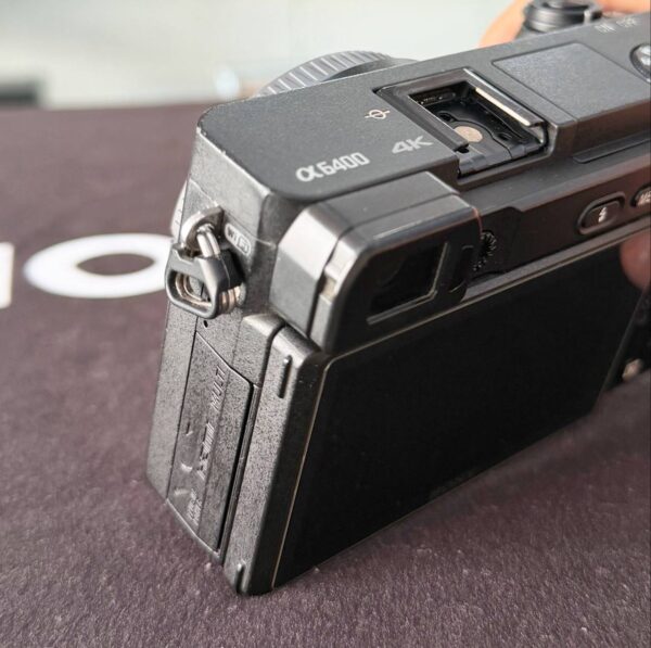 Sony Alpha A6400 – Excellent Condition (97%) with Accessory Bundle