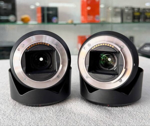 Sony FE 28-70mm f/3.5-5.6 OSS Lens with Accessory Bundle