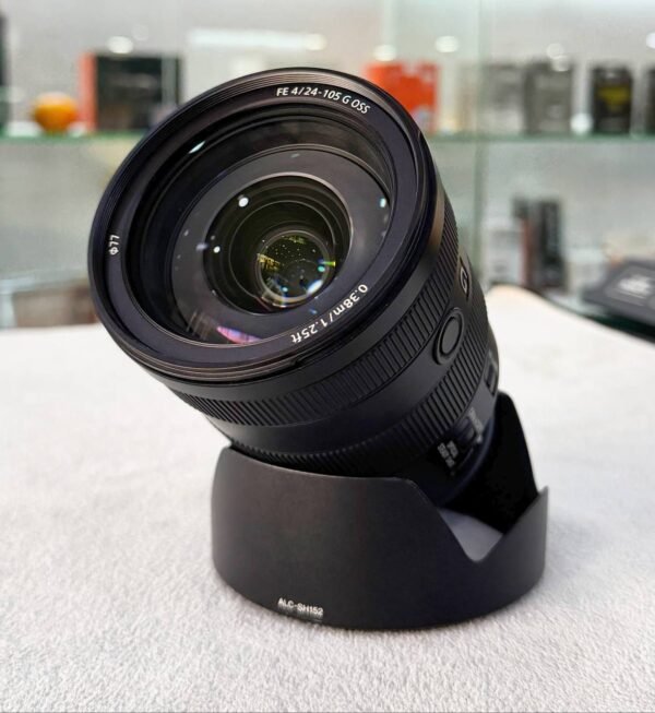 Sony FE 24-105mm f/4 G OSS Lens – Excellent Condition (97%) with Accessory Bundle