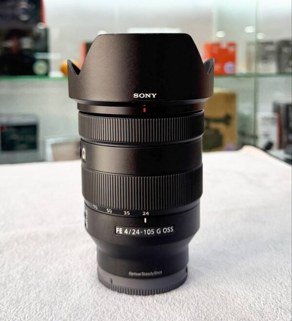 Sony 24-105mm f/4 G OSS lens excellent condition