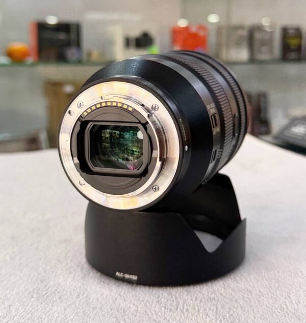 Sony FE 24-105mm f/4 G OSS Lens – Excellent Condition (97%) with Accessory Bundle