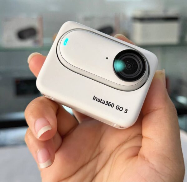 Insta360 GO 3 (128GB) Creator Kit with Dive Case + Selfie Stick + Lens Guard + Silicone Case + Quick Release + Screen Protector