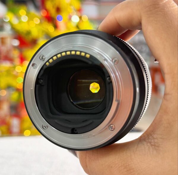 photo_2026-02-06_05-38-26 Sony FE 50mm f/1.8 Lens with UV Filter + Accessory Bundle