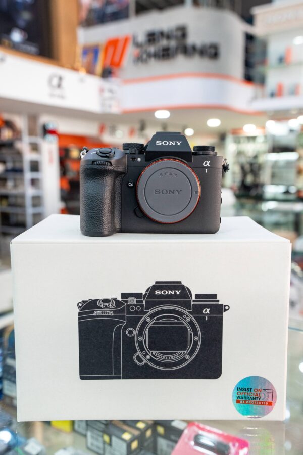 Sony Alpha 1 II flagship second-generation high-speed camera with 50.1MP stacked sensor – like new condition