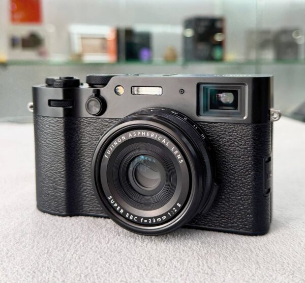 Fujifilm X100VI – Like New (99%) with Accessory Bundle