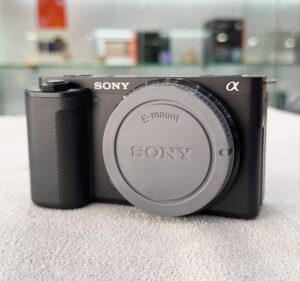 Sony ZV-E10 Body with Lavalier Microphone + Accessory Bundle