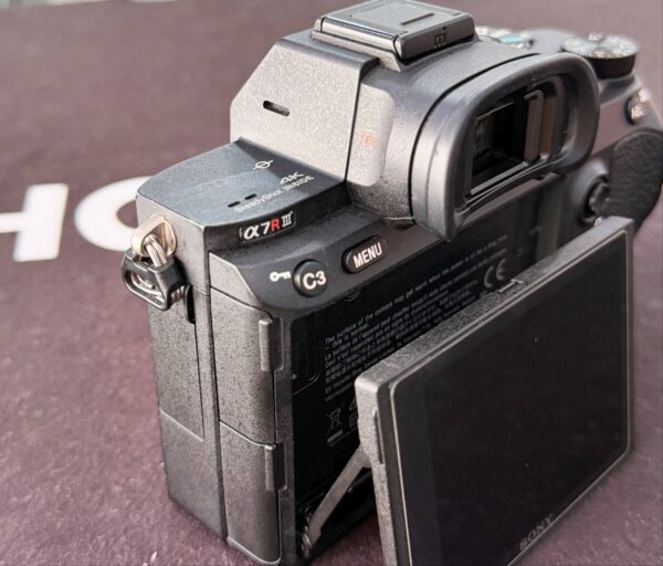 Sony Alpha 7R III (ILCE-7RM3) with Microphone + Accessory Bundle