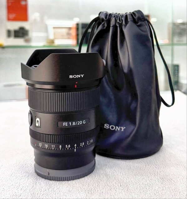 Sony 20mm f/1.8 G lens excellent condition