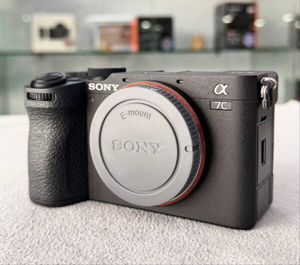 photo_2026-03-28_03-11-11 Sony Alpha 7C II Body with Microphone + Full Accessory Bundle + SmallRig Viewfinder