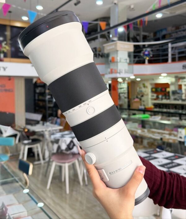 Sony FE 400-800mm f/6.3-8 G OSS Lens with Accessory Bundle