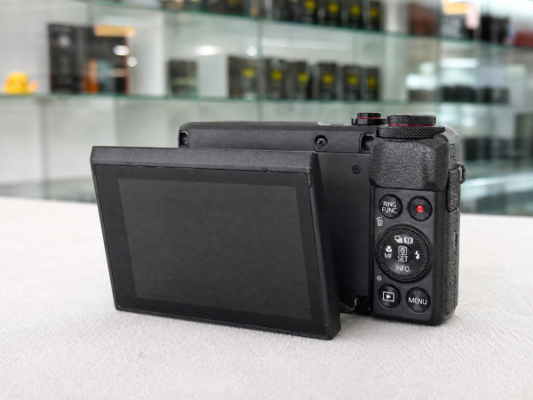 Canon PowerShot G7X Mark II – Excellent Condition (97%) with Accessory Bundle