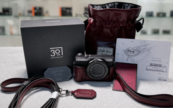 Canon PowerShot G7 X Mark III 30th Anniversary Limited Edition, 20.1MP Vlogging Compact with 24-100mm f/1.8-2.8 Lens + 128GB Card + Accessories