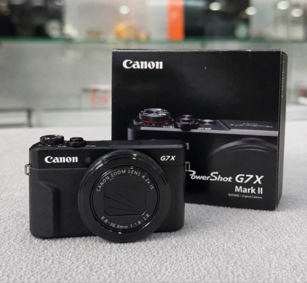 9403ffc0-6fe5-11f1-a328-b3e3856c105f Canon G7X Mark II 20.1 MP compact camera with 24-100mm f/1.8-2.8 lens very good condition