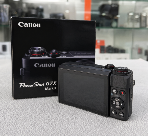 9e934990-6fe6-11f1-b1bf-cd5198f51913 Canon G7X Mark II Very Good 20.1 MP Vlogging Compact with 24-100mm f/1.8-2.8 Lens