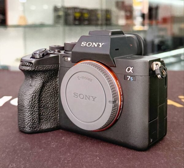 Sony A7S III 12MP full-frame low-light camera with 4K 120p video – excellent condition