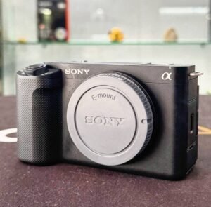 Sony ZV-E1 full-frame vlogging camera with wireless microphone and accessory bundle – like new condition