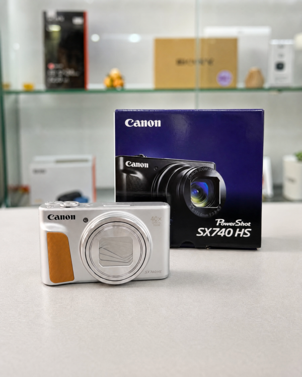 Canon SX740 HS
