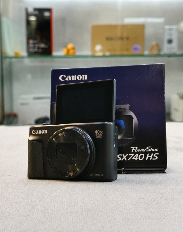Canon PowerShot SX740 HS (Black) – Open Box Unused 40x Zoom Compact with 4K Video + Flip Screen