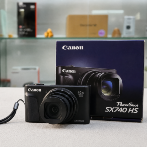 Canon SX740 HS black open box unused 40x zoom compact camera with flip screen