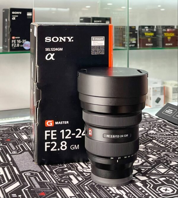Sony 12-24mm GM ultra-wide G Master lens 97% excellent condition with accessories