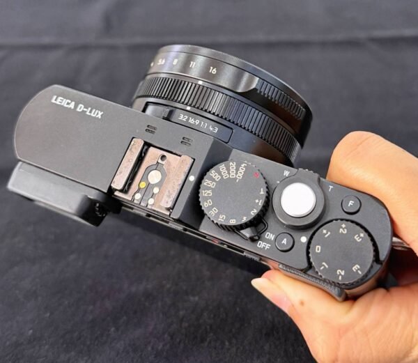 Leica D-Lux (Typ 109) – 97% Excellent Compact Camera with Leica Lens + 4K + Accessories + 1-Month Warranty