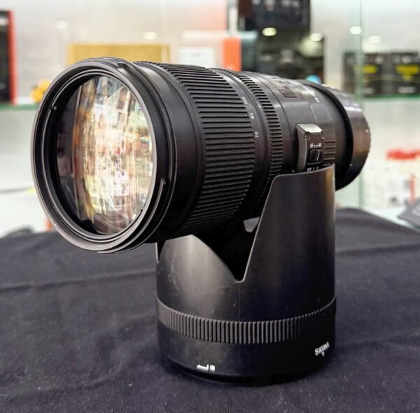 Sigma 70-200mm f/2.8 APO DG OS HSM – 90% Excellent Canon EF Telephoto Zoom with UV Filter + 1-Week Warranty